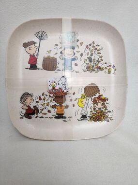 Peanuts Characters Fall Leaves Decorative 4 Plate(MADE OF BAMBOO)